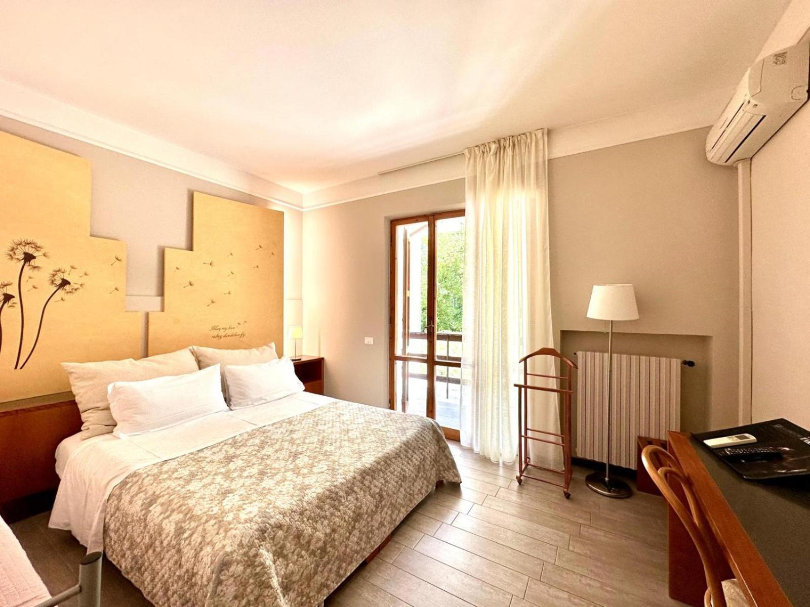 Hotel La Ginestra Аккуаланья Екстер'єр фото