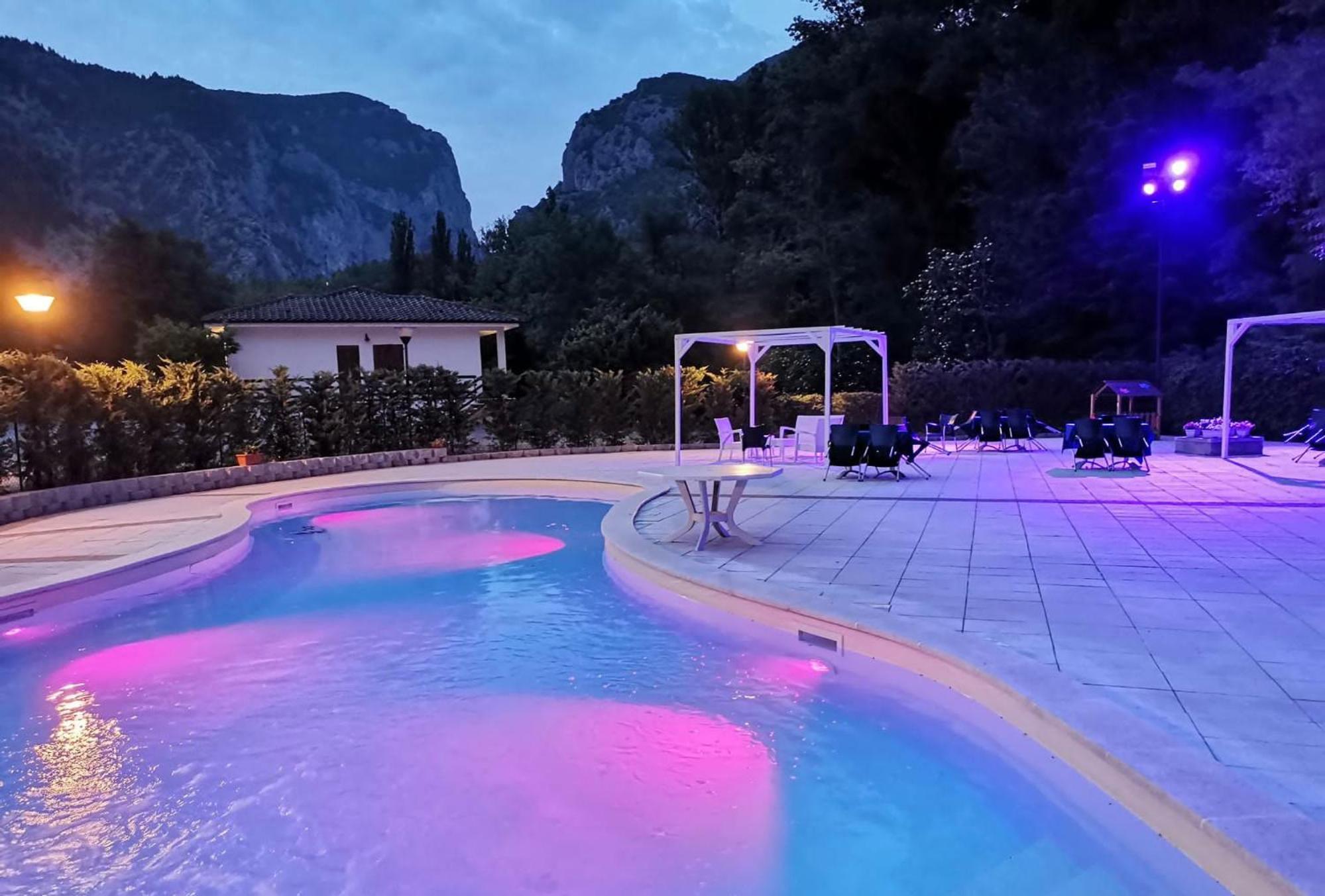 Hotel La Ginestra Аккуаланья Екстер'єр фото