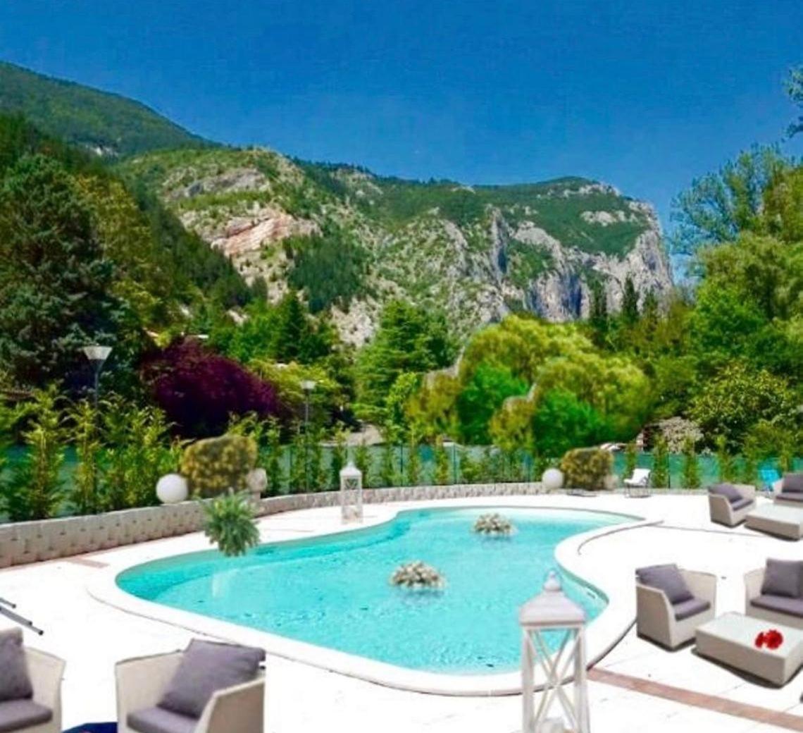 Hotel La Ginestra Аккуаланья Екстер'єр фото